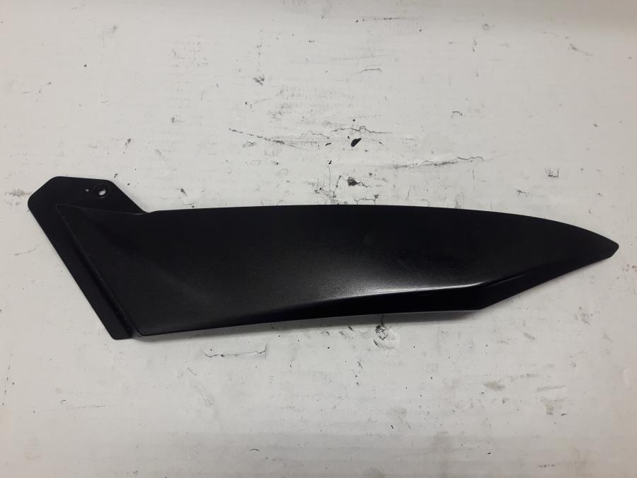 Framsidan på Bensintankskåpa från en Yamaha YZF 1000 R1 -2003 motorcykel.