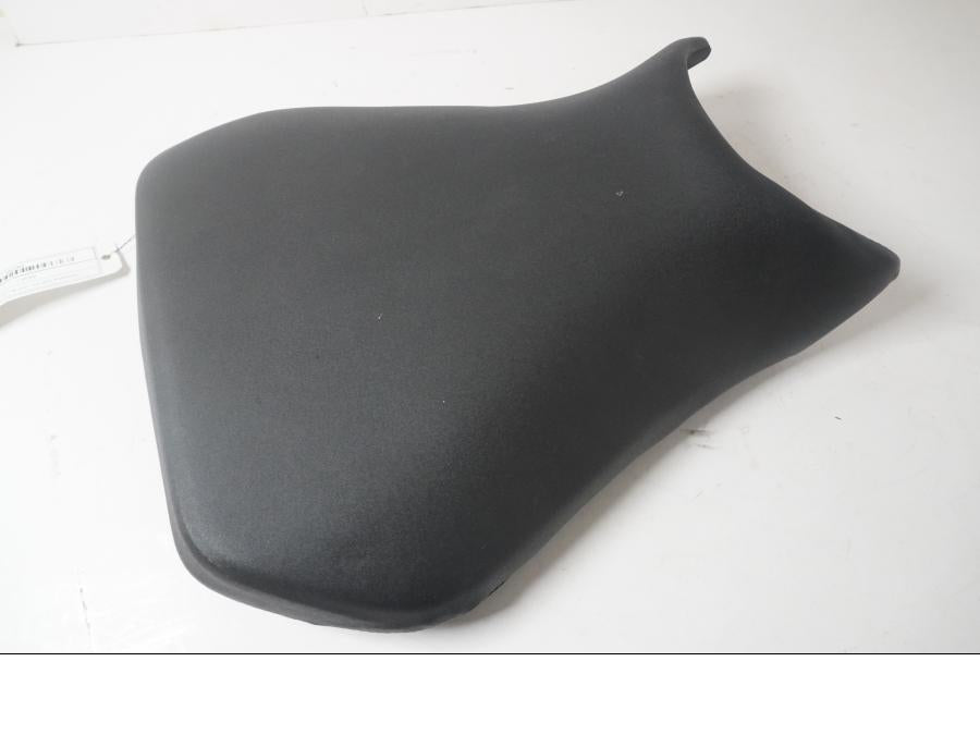 Baksidan på Sadel från en Yamaha YZF 1000 R1 -2002 motorcykel.