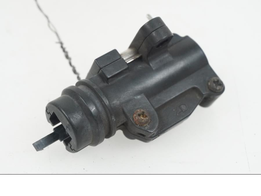 Framsidan på Bromsljuskontakt från en Yamaha XJ 900 -1997 motorcykel.