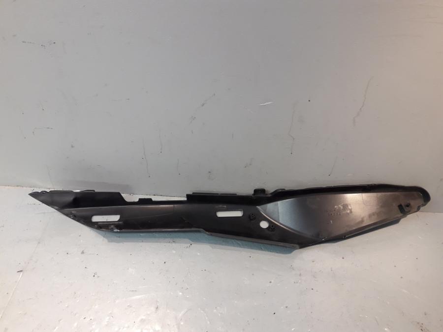 Baksidan på Bakvinge från en Kawasaki GTR 1400 -2012 motorcykel.