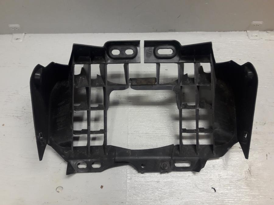 Baksidan på Vattenkylgaller från en KTM 125 Duke -2017 motorcykel.