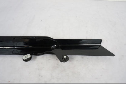 Snett uppifrån på Remskydd från en H-D Softail Sport Glide FLSB -2022 motorcykel.