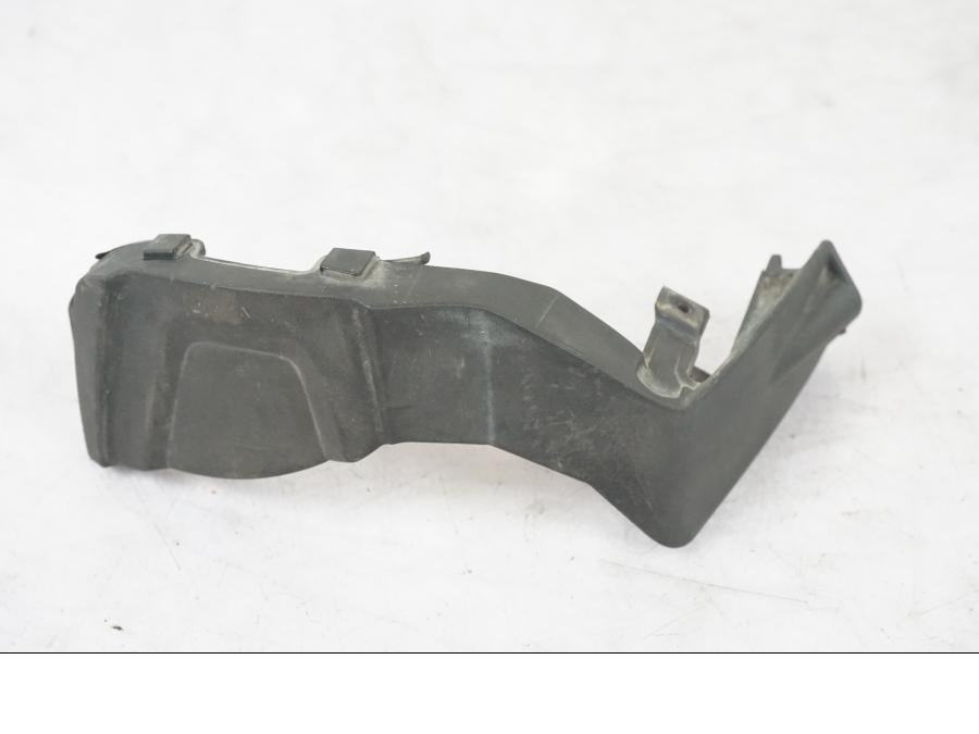 Framsidan på Tändspole Kåpa från en BMW R 1200 GSA -2012 motorcykel.