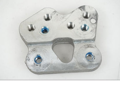 Vänster sida på Fotpinnefäste inre från en Suzuki GSX-R 750 -2009 motorcykel.