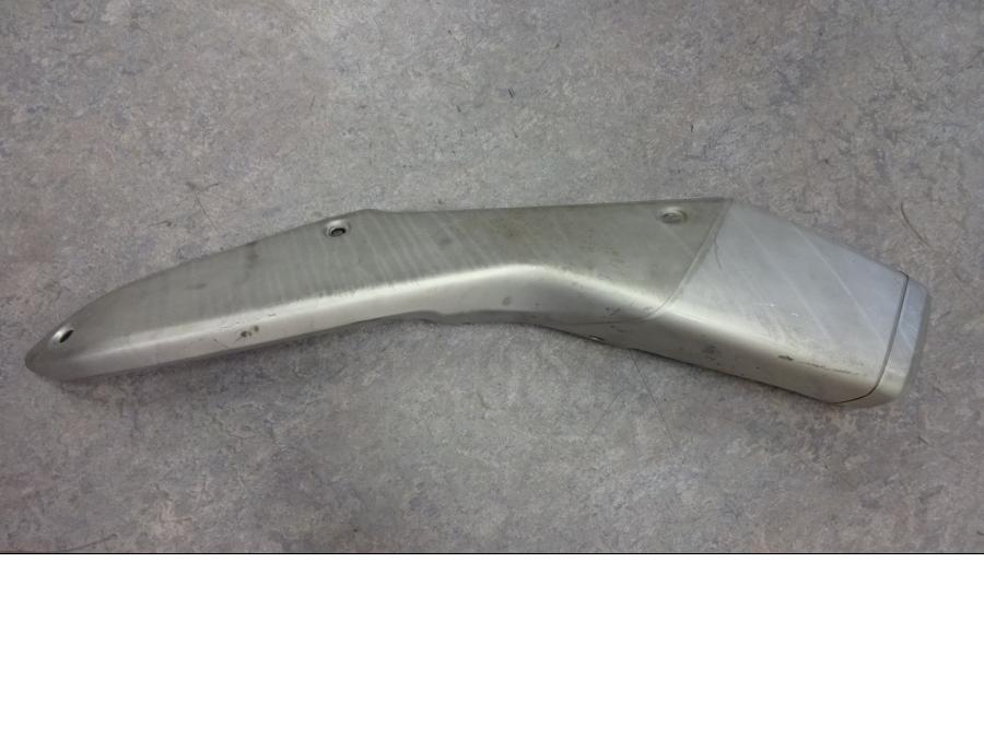 Framsidan på Ljuddämpardekor från en Honda CB 1000 R -2009 motorcykel.