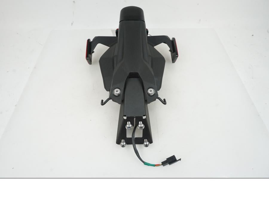 Höger sida på Skylthållare från en Kawasaki NINJA 400 -2018 motorcykel.