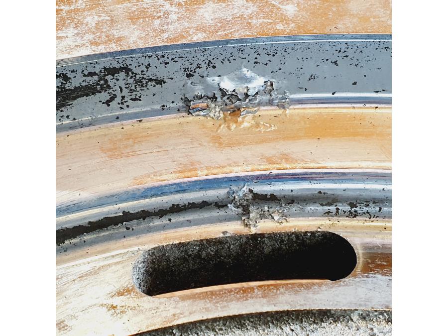 Höger sida på Fälg från en H-D Sportster 1200 XL1200C -1998 motorcykel.