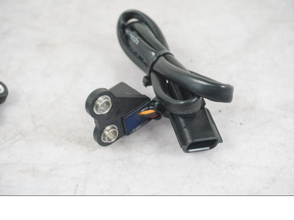 Baksidan på Nivåsensor från en KTM 1290 Super Adventure S -2022 motorcykel.