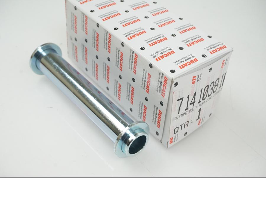 Baksidan på Fälgspacer från en Ducati Monster 900 -1999 motorcykel.