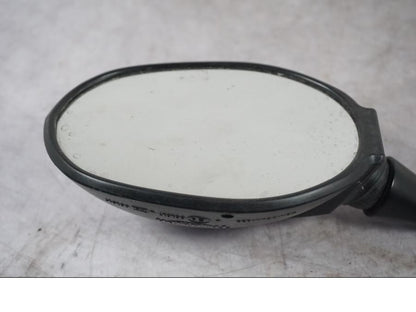 Höger sida på Backspegel från en Triumph Tiger Explorer -2016 motorcykel.