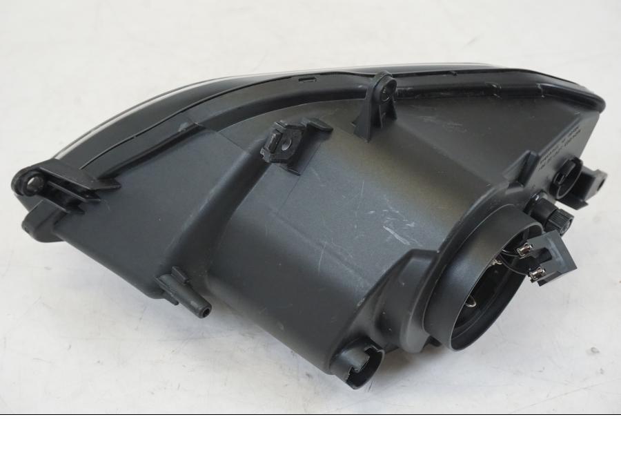 Extrabild6 på Strålkastare från en BMW S 1000 XR -2014 motorcykel.