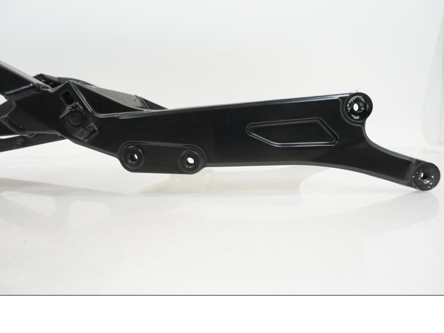 Snett nerifrån på Bakram från en Kawasaki ZX-12R -2000 motorcykel.