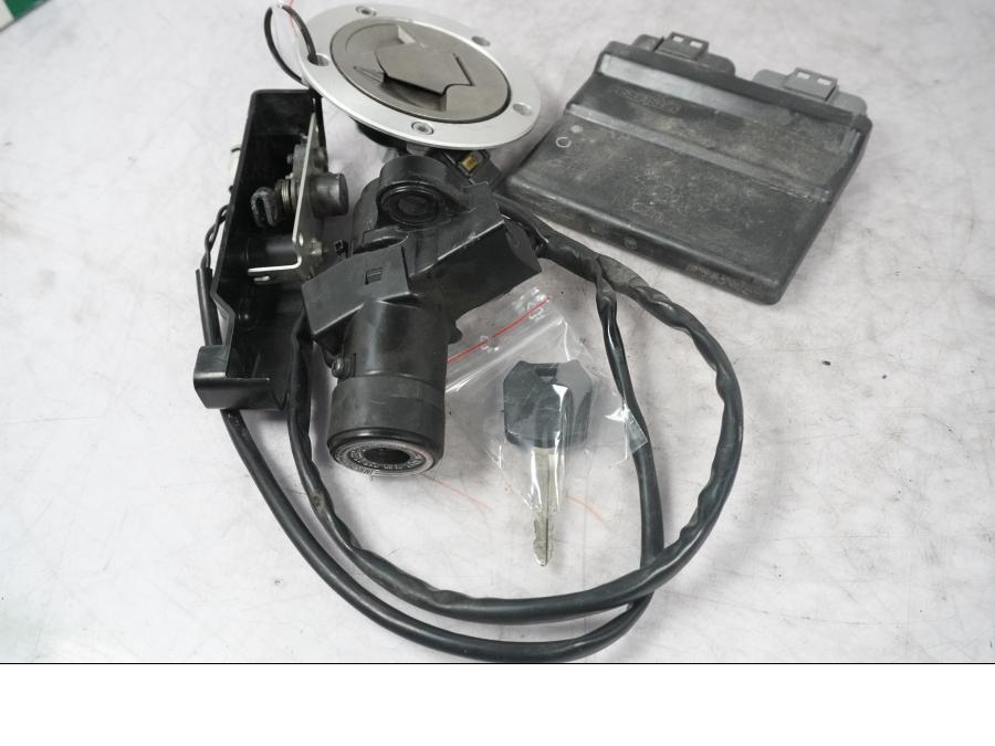 Baksidan på Låssats från en Kawasaki ZX-10R -2008 motorcykel.