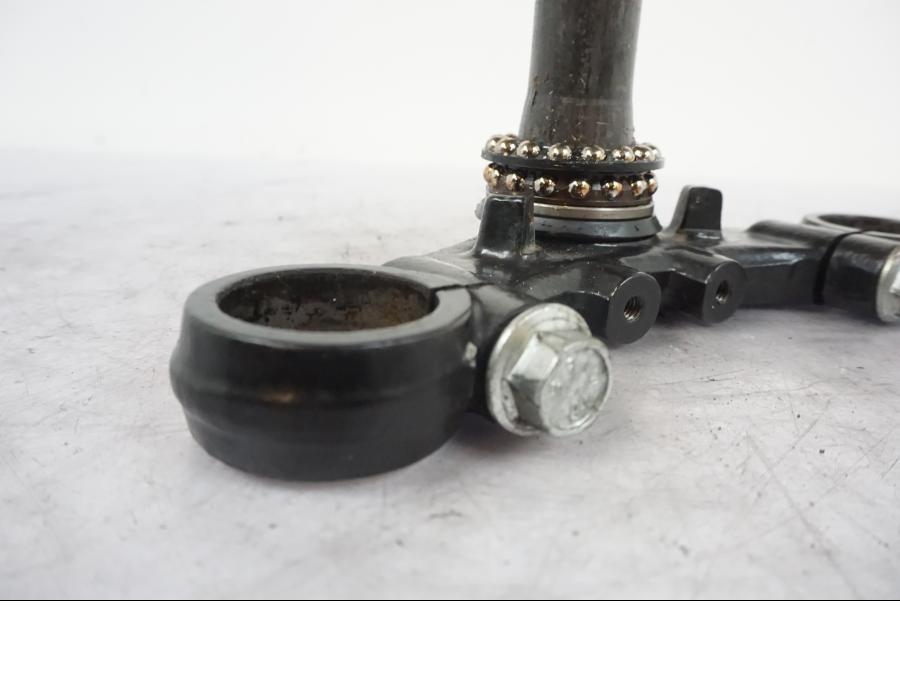 Höger sida på Gaffelkrona från en Yamaha YZF-R 125 -2008 motorcykel.
