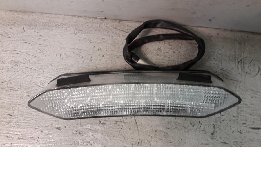 Framsidan på Baklampa från en Yamaha YZF 1000 R1 -2003 motorcykel.