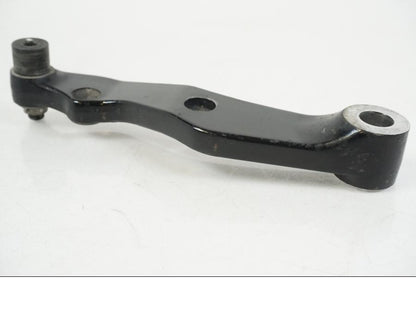 Vänster sida på Bromsoksfäste från en Suzuki VS 1400 -1999 motorcykel.