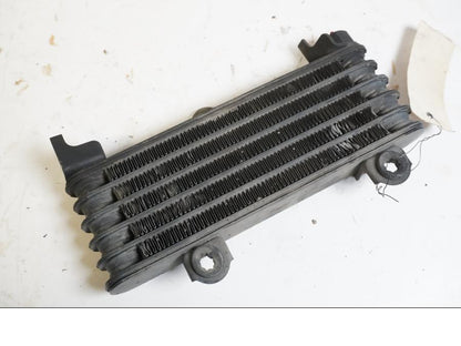 Vänster sida på Oljekyl från en Suzuki DL 1000 -2004 motorcykel.