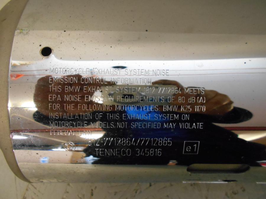 Höger sida på Ljuddämpare från en BMW R 1200 GS -2012 motorcykel.