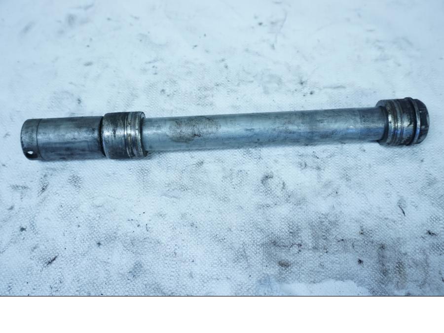 Framsidan på Axel från en Honda VFR 750 -1992 motorcykel.