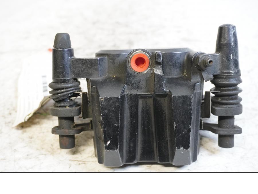 Baksidan på Bromsok från en Kawasaki GPX 750 R -1987 motorcykel.