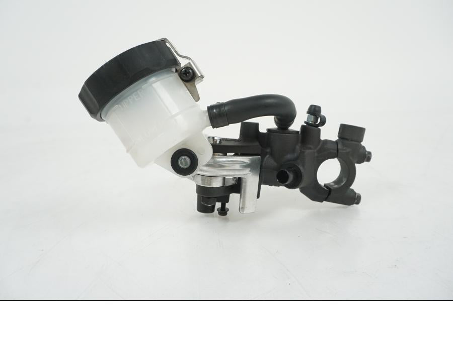 Höger sida på Bromshuvudcylinder från en Yamaha MT-09 Tracer -2021 motorcykel.