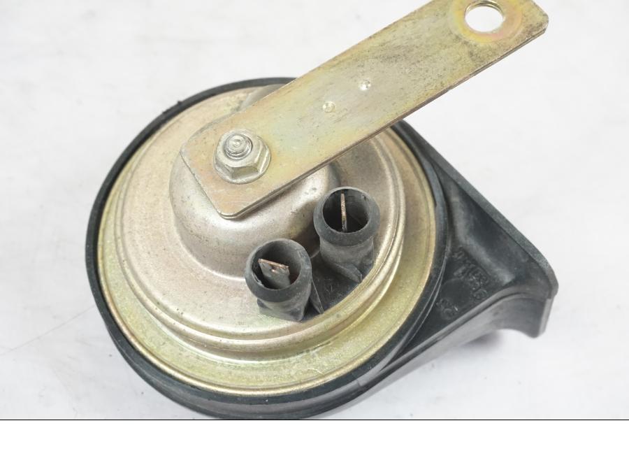 Höger sida på Signalhorn / Tuta från en BMW K 1100 LT -1999 motorcykel.