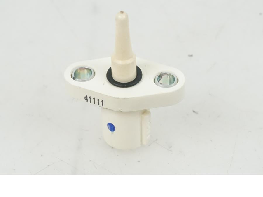 Baksidan på Luftburksensor från en Honda CBR 1000 -2005 motorcykel.