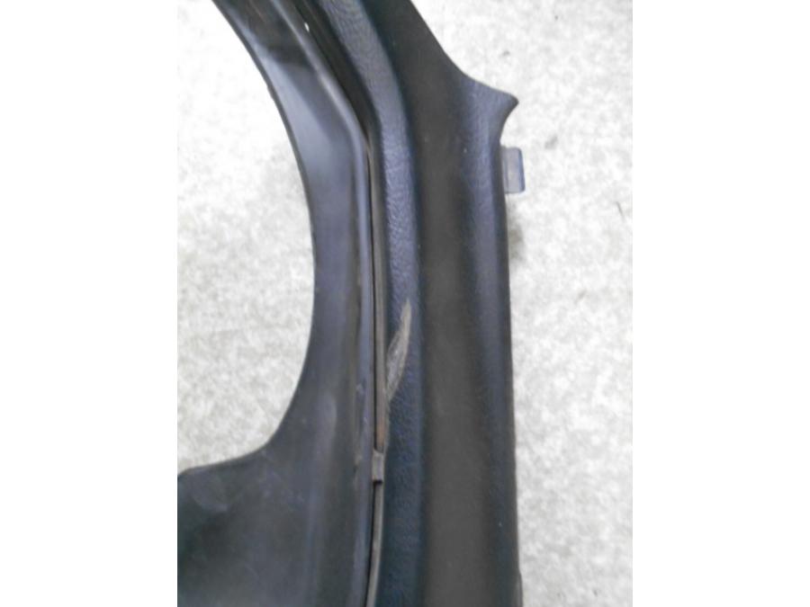 Snett nerifrån på Bensintankskåpa från en Honda GL 1500 -1998 motorcykel.