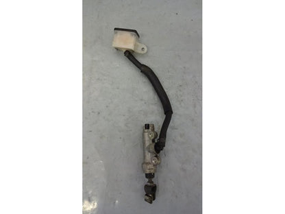 Framsidan på Bromshuvudcylinder från en Honda VTR 1000 F -1997 motorcykel.