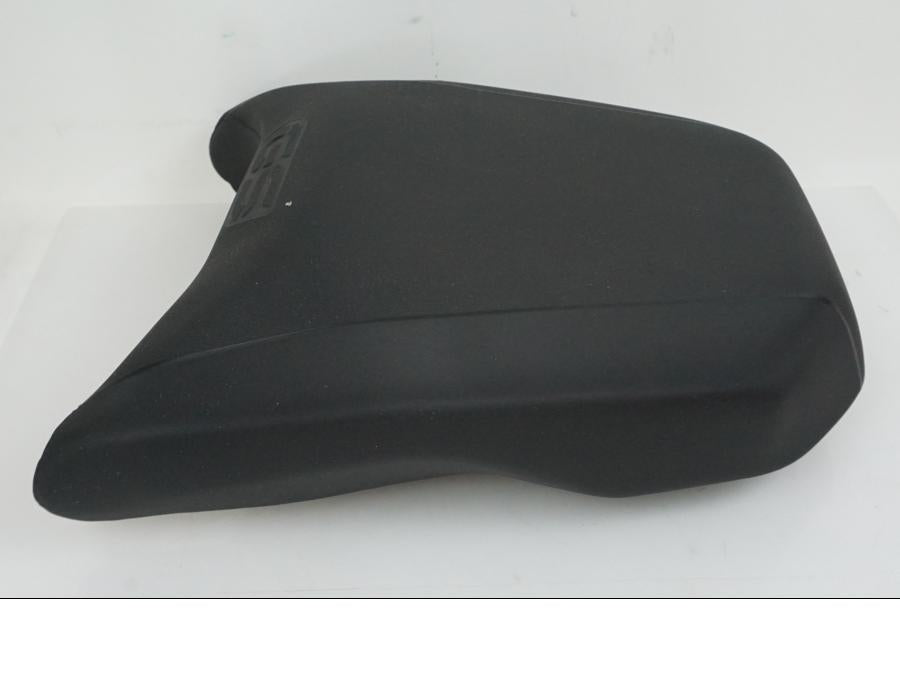 Vänster sida på Sadel från en BMW R 1200 GSA -2019 motorcykel.