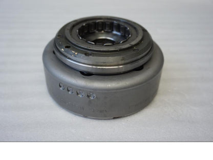 Höger sida på Generator från en Honda CBR 600 -2000 motorcykel.