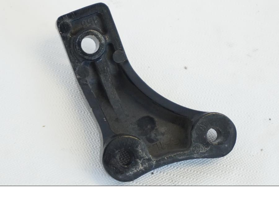 Baksidan på Fotpinnefäste från en Kawasaki VN 1500 Mean Streak -2002 motorcykel.