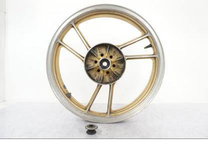 Framsidan på Fälg från en Suzuki GSX 550 EF -1985 motorcykel.