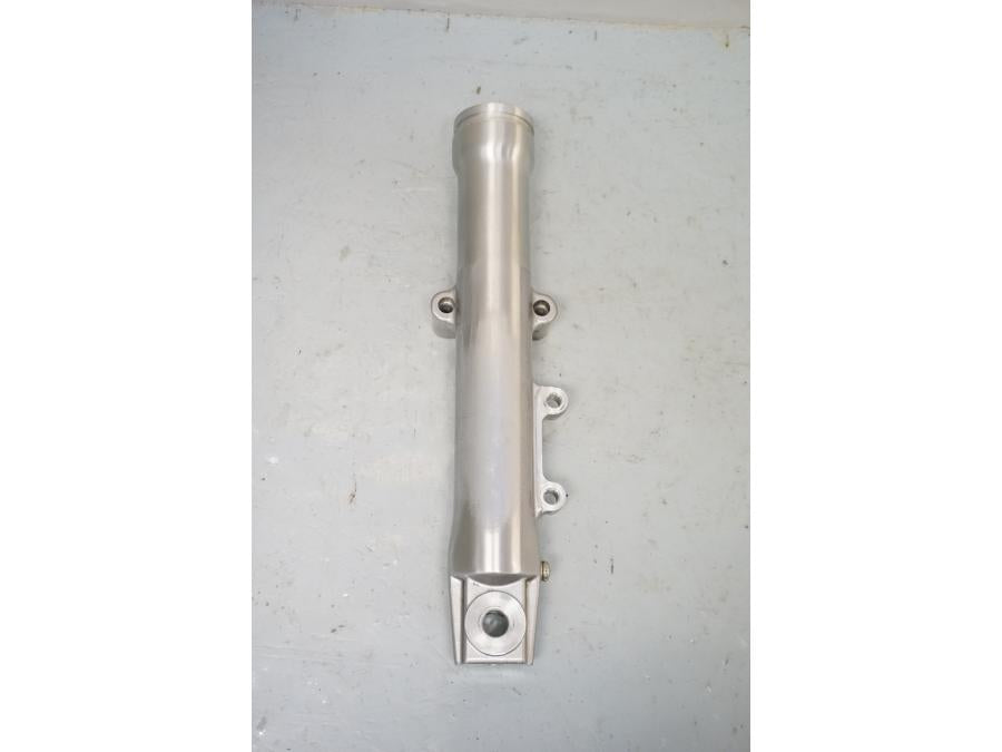 Framsidan på Gaffelben från en H-D Softail Heritage Classic FLSTC/I -2004 motorcykel.