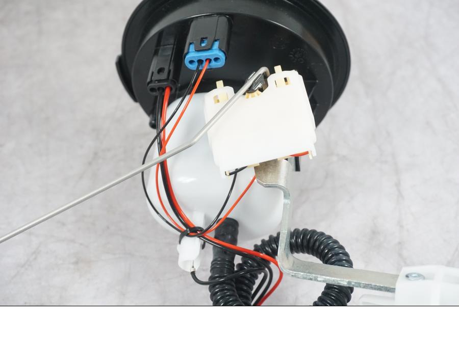 Snett uppifrån på Bensinpump insprut från en BMW R 1250 GS -2019 motorcykel.