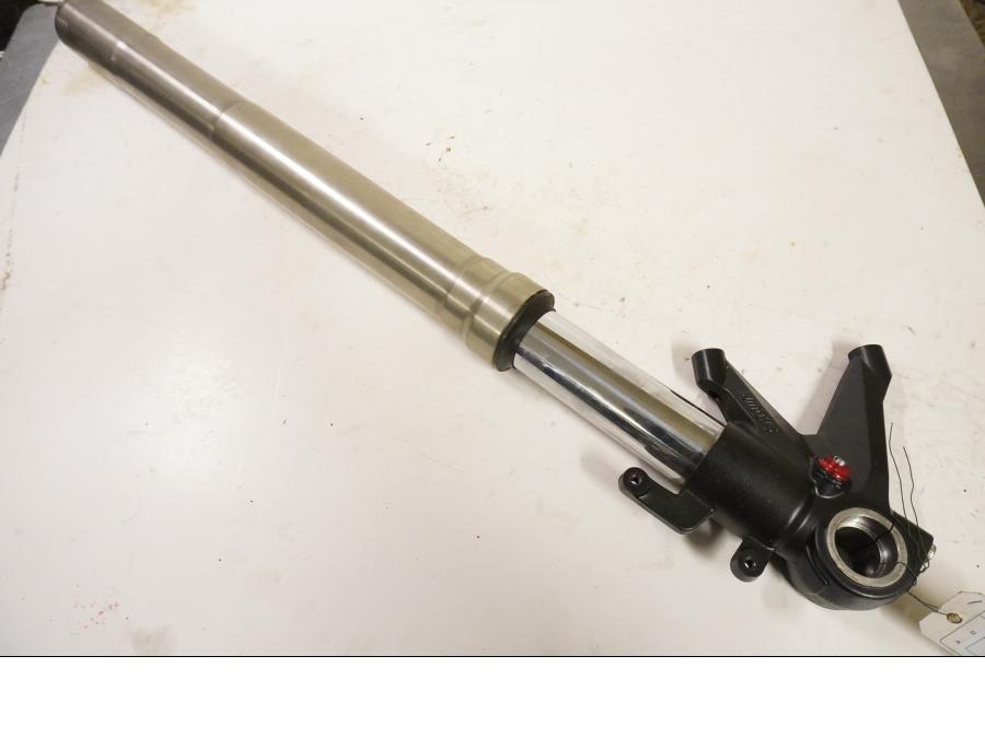 Vänster sida på Gaffelben från en Ducati 848 EVO -2011 motorcykel.