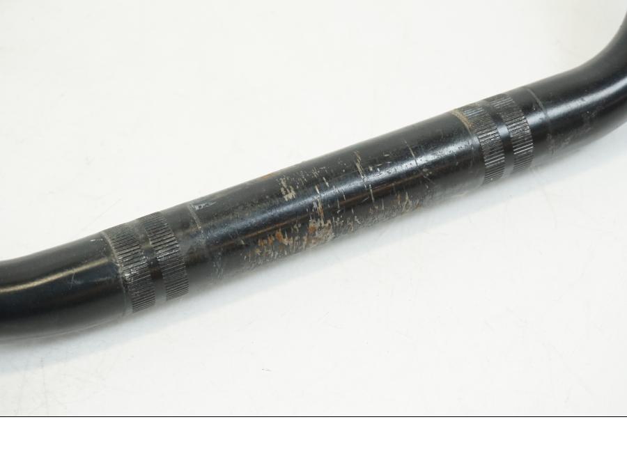 Snett nerifrån på Styre från en Honda XL 1000 V -1999 motorcykel.