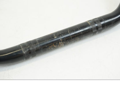 Snett nerifrån på Styre från en Honda XL 1000 V -1999 motorcykel.