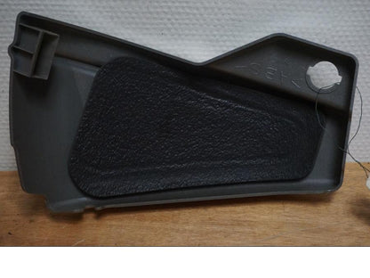 Baksidan på Sidopanel från en Yamaha XVS 650 -2002 motorcykel.