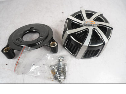 Framsidan på Luftburk från en H-D Touring Street Glide FLHX -2009 motorcykel.