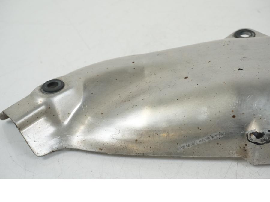 Baksidan på Värmeskydd från en Yamaha YZF 1000 R1 -2007 motorcykel.