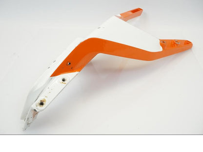 Vänster sida på Bakram från en KTM 690 Duke -2012 motorcykel.