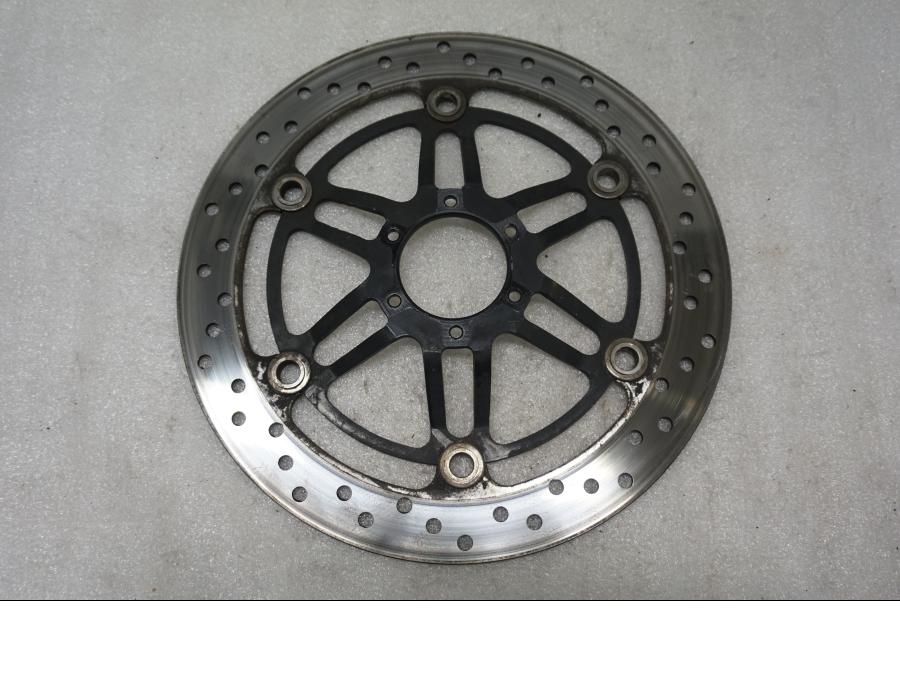 Baksidan på Bromsskiva från en Honda CBR 1100 XX -1998 motorcykel.