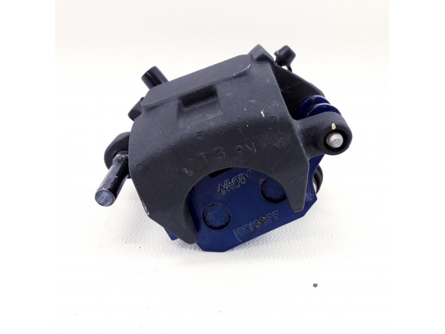 Höger sida på Bromsok från en Kawasaki Z 900 -2020 motorcykel.