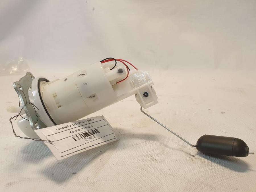 Höger sida på Bensinpump insprut från en Kawasaki Z 125 -2019 motorcykel.