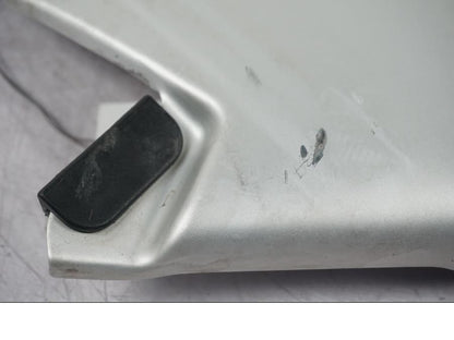 Snett uppifrån på Bensintankskåpa från en BMW R 1200 GS -2005 motorcykel.