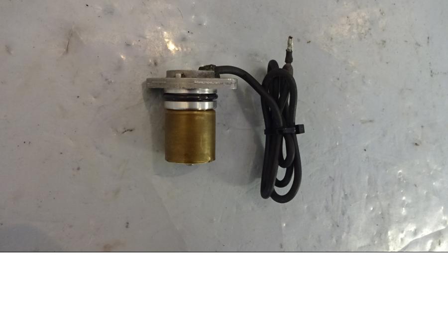 Framsidan på Oljenivågivare från en Yamaha FJR 1300 -2003 motorcykel.