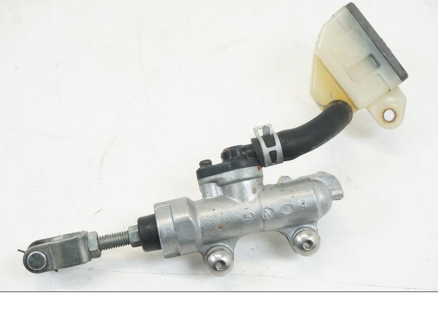 Framsidan på Bromshuvudcylinder från en Suzuki GSX-R 1000 -2005 motorcykel.