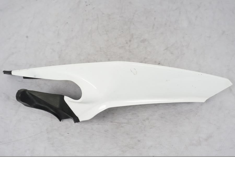 Framsidan på Bakvinge från en KTM 390 Duke -2018 motorcykel.