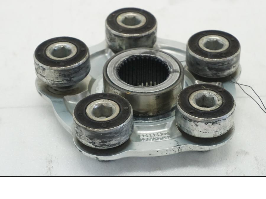 Baksidan på Drevfäste från en Ducati Hypermotard -2020 motorcykel.